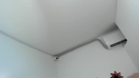 Snapshot of dalia_2 chatting on December 24, 2024, 10:33 am Ren online show from December 24, 2024, 10:33 am