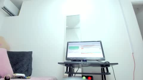 Snapshot of dalia_2 chatting on February 5, 2025, 10:55 pm Ren online show from February 5, 2025, 10:55 pm