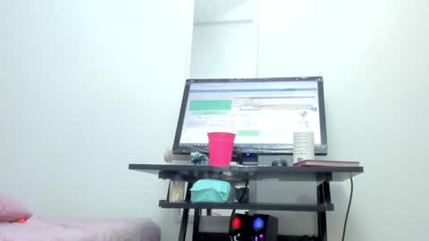 Snapshot of dalia_2 chatting on February 8, 2025, 4:57 am Ren online show from February 8, 2025, 4:57 am