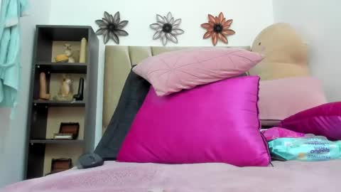 Snapshot of dalia_2 chatting on February 16, 2025, 5:15 am Ren online show from February 16, 2025, 5:15 am