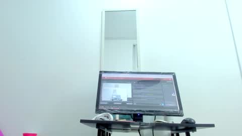 Snapshot of dalia_2 chatting on February 19, 2025, 6:33 am Ren online show from February 19, 2025, 6:33 am