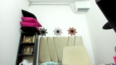 Snapshot of dalia_2 chatting on September 14, 2025, 12:32 am Ren online show from September 14, 2025, 12:32 am