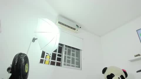 Snapshot of dalia_2 chatting on September 28, 2025, 1:33 am Ren online show from September 28, 2025, 1:33 am