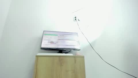 Snapshot of dalia_2 chatting on November 15, 2025, 12:19 am Ren online show from November 15, 2025, 12:19 am