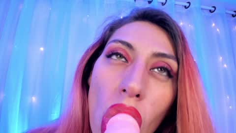 Snapshot of dalia_garrett chatting on February 5, 2025, 5:53 pm Dalia online show from February 5, 2025, 5:53 pm