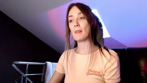 Dalia  online show from December 8, 2024, 1:25 pm