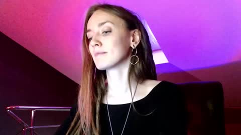 Dalia  online show from December 15, 2024, 10:18 am