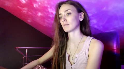 Dalia  online show from February 8, 2025, 1:54 pm