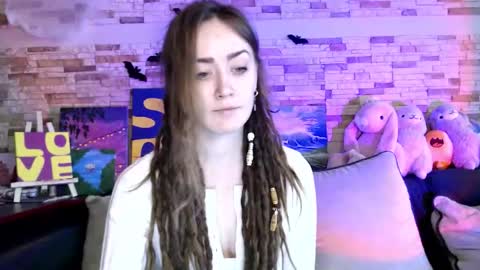 Dalia  online show from November 3, 2025, 9:32 am