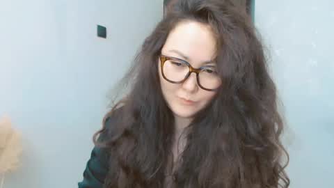 Snapshot of dalidayes chatting on August 1, 2026, 5:40 am Dali online show from August 1, 2026, 5:40 am