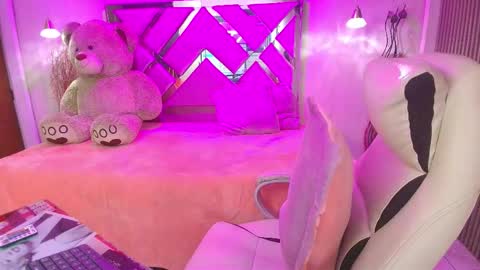 Daliia    online show from November 20, 2025, 1:00 pm