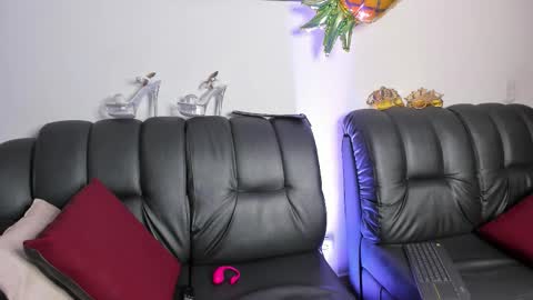 Snapshot of dalila__lu chatting on November 8, 2025, 12:16 pm Dalila Lu online show from November 8, 2025, 12:16 pm