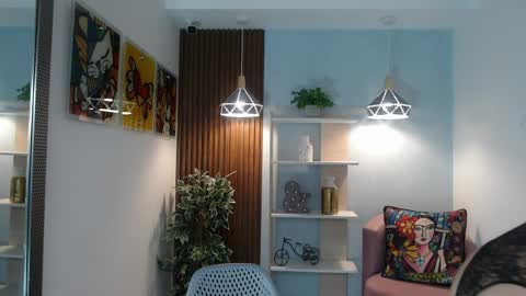 Dalila  online show from April 1, 2026, 6:05 pm