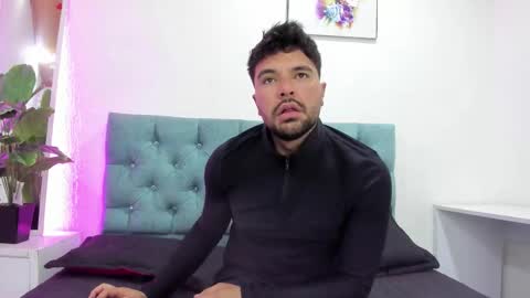 Damian Hills online show from March 3, 2026, 12:17 am