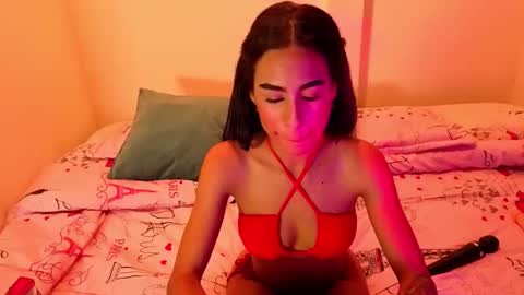 Snapshot of damian_n_lissa chatting on June 5, 2026, 11:32 pm damian_n_lissa online show from June 5, 2026, 11:32 pm