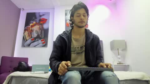 Snapshot of damian_vadim chatting on April 18, 2026, 11:03 am Damian Vadim online show from April 18, 2026, 11:03 am