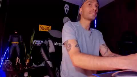 Daamiancox online show from March 6, 2025, 8:27 pm