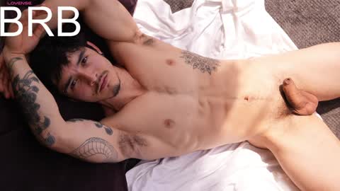 Snapshot of damianow chatting on January 25, 2025, 2:58 am insta damn8 -------- online show from January 25, 2025, 2:58 am