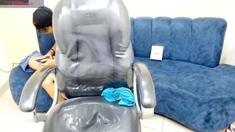 Snapshot of damibright chatting on January 30, 2025, 11:24 pm LIAM online show from January 30, 2025, 11:24 pm