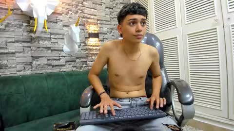 Snapshot of damibright chatting on October 13, 2025, 7:03 pm LIAM online show from October 13, 2025, 7:03 pm