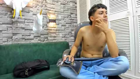 Snapshot of damibright chatting on October 15, 2025, 6:19 pm LIAM online show from October 15, 2025, 6:19 pm