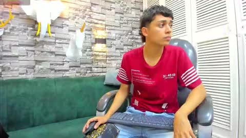 Snapshot of damibright chatting on November 3, 2025, 5:25 pm LIAM online show from November 3, 2025, 5:25 pm