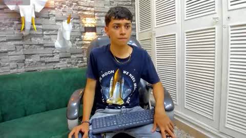 Snapshot of damibright chatting on November 17, 2025, 6:24 pm LIAM online show from November 17, 2025, 6:24 pm