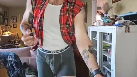 damien_mace online show from May 18, 2026, 1:50 pm