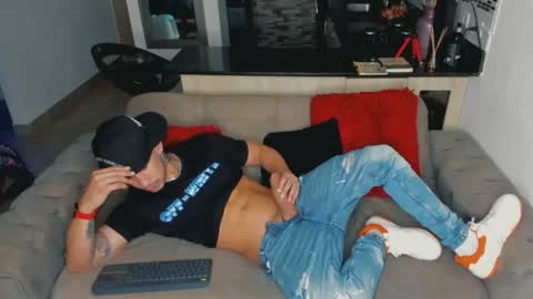 Snapshot of dammianmilleroficial chatting on January 18, 2026, 6:39 am INSTAGRAM DAMMIANMILLEROFICIAL online show from January 18, 2026, 6:39 am