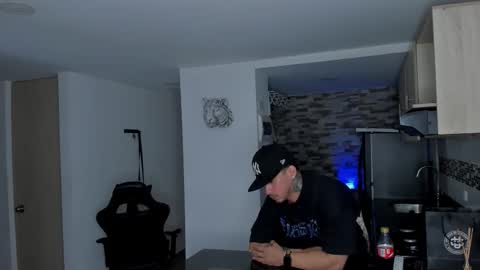 Snapshot of dammianmilleroficial chatting on February 18, 2026, 11:22 pm INSTAGRAM DAMMIANMILLEROFICIAL online show from February 18, 2026, 11:22 pm