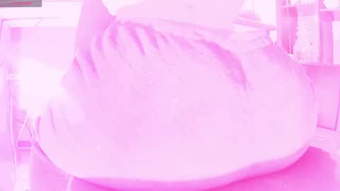 Sophie online show from August 4, 2026, 12:30 pm