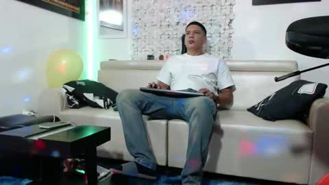 Snapshot of damyan_2003 chatting on January 26, 2025, 2:52 pm damyan_2003 online show from January 26, 2025, 2:52 pm