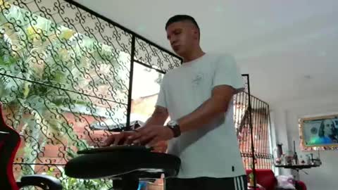 Snapshot of damyan_2003 chatting on February 21, 2025, 5:20 pm damyan_2003 online show from February 21, 2025, 5:20 pm