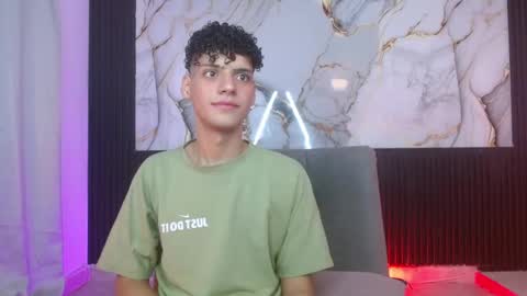 Snapshot of dan_sweetboy chatting on November 10, 2025, 12:31 am Daniel online show from November 10, 2025, 12:31 am