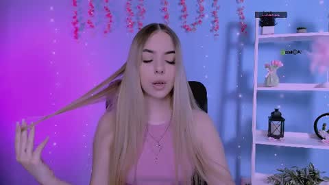 dana_cute1_ online show from June 15, 2026, 8:16 am