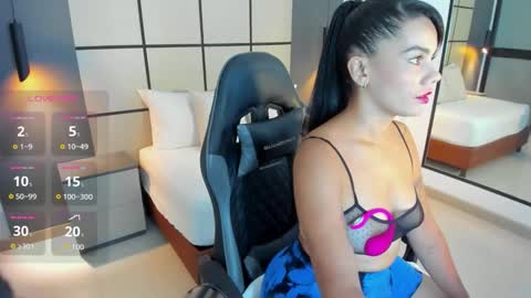 D A N A  online show from September 24, 2025, 7:39 pm