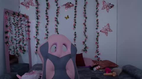 Snapshot of dana_gh chatting on October 27, 2025, 11:31 pm dana online show from October 27, 2025, 11:31 pm