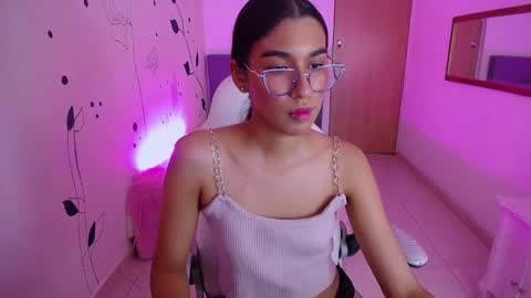 dana_paula online show from January 7, 2025, 3:33 pm