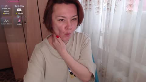 danbie_leen online show from May 8, 2026, 11:04 am
