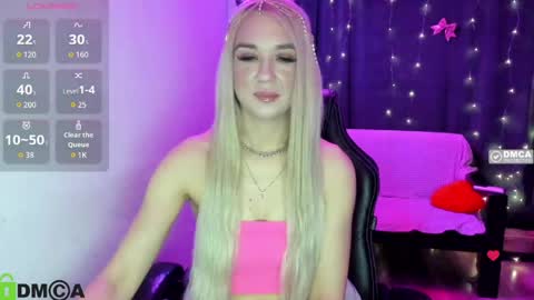 dances_queen online show from May 12, 2026, 7:05 am