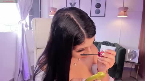 Dandara   online show from December 2, 2025, 7:42 pm