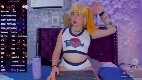 Snapshot of danee_19 chatting on February 20, 2025, 2:02 pm Daniela online show from February 20, 2025, 2:02 pm