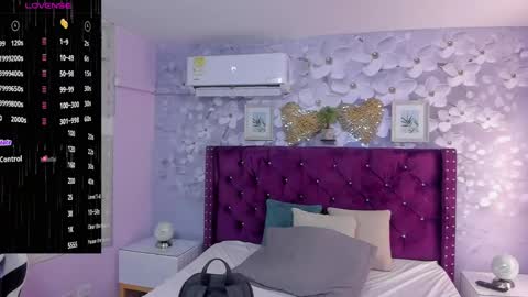 Snapshot of danee_19 chatting on February 23, 2025, 11:33 am Daniela online show from February 23, 2025, 11:33 am