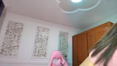 Danella Houston online show from December 5, 2025, 5:53 pm