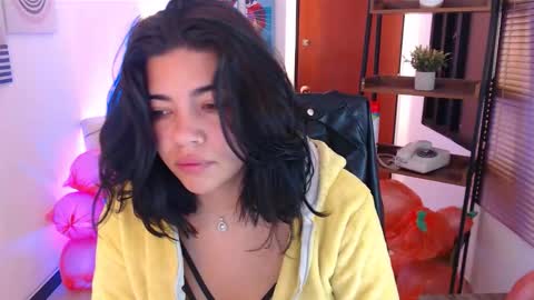 Veronica online show from November 22, 2025, 10:47 am