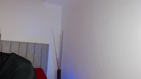 Ela and Santi online show from June 12, 2026, 4:28 pm
