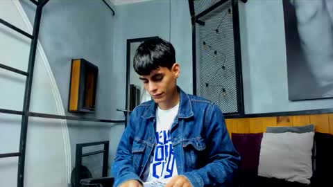 Snapshot of dani_mc chatting on November 30, 2025, 12:09 pm dani_mc online show from November 30, 2025, 12:09 pm