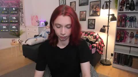 Snapshot of dani_mur chatting on February 27, 2026, 8:20 pm Daniel online show from February 27, 2026, 8:20 pm