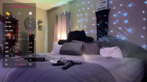 Snapshot of danidragon69 chatting on December 18, 2024, 4:17 pm Dani Dragon online show from December 18, 2024, 4:17 pm