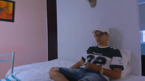 Snapshot of daniel_de_la_rose chatting on November 5, 2025, 12:05 pm Daniel online show from November 5, 2025, 12:05 pm